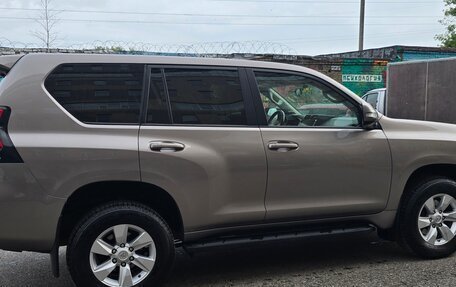 Toyota Land Cruiser Prado 150 рестайлинг 2, 2021 год, 5 500 000 рублей, 10 фотография