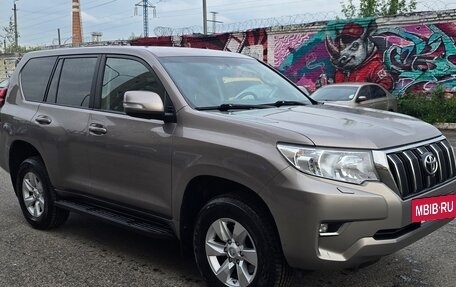 Toyota Land Cruiser Prado 150 рестайлинг 2, 2021 год, 5 500 000 рублей, 12 фотография