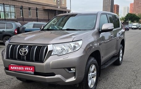 Toyota Land Cruiser Prado 150 рестайлинг 2, 2021 год, 5 500 000 рублей, 3 фотография