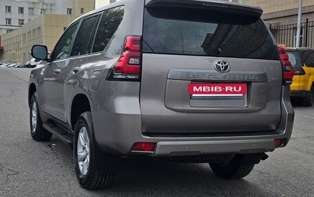 Toyota Land Cruiser Prado 150 рестайлинг 2, 2021 год, 5 500 000 рублей, 7 фотография
