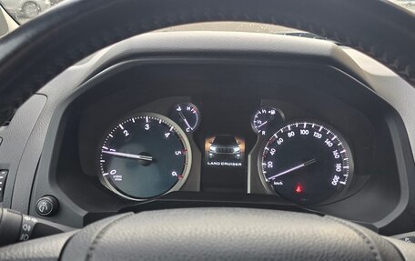 Toyota Land Cruiser Prado 150 рестайлинг 2, 2021 год, 5 500 000 рублей, 15 фотография