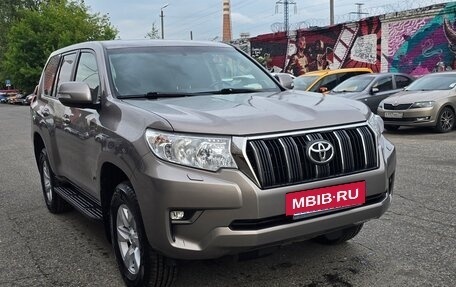 Toyota Land Cruiser Prado 150 рестайлинг 2, 2021 год, 5 500 000 рублей, 11 фотография