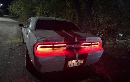 Dodge Challenger III рестайлинг 2, 2013 год, 3 100 000 рублей, 2 фотография