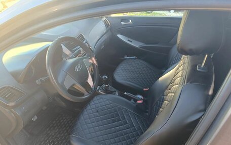 Hyundai Solaris II рестайлинг, 2016 год, 450 000 рублей, 22 фотография