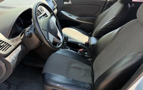 Hyundai Solaris II рестайлинг, 2013 год, 770 000 рублей, 10 фотография