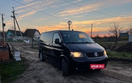 Volkswagen Multivan T5, 2004 год, 1 550 000 рублей, 10 фотография