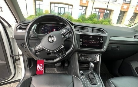 Volkswagen Tiguan II, 2017 год, 2 500 000 рублей, 20 фотография