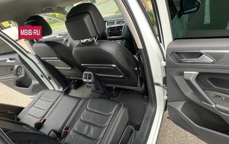 Volkswagen Tiguan II, 2017 год, 2 500 000 рублей, 23 фотография