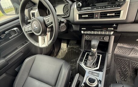 Mitsubishi L200, 2024 год, 6 900 000 рублей, 7 фотография