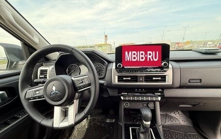 Mitsubishi L200, 2024 год, 6 900 000 рублей, 8 фотография
