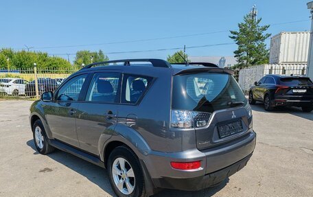 Mitsubishi Outlander III рестайлинг 3, 2011 год, 1 299 000 рублей, 4 фотография