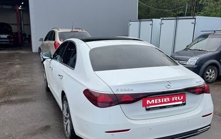 Mercedes-Benz E-Класс, 2024 год, 6 300 000 рублей, 2 фотография