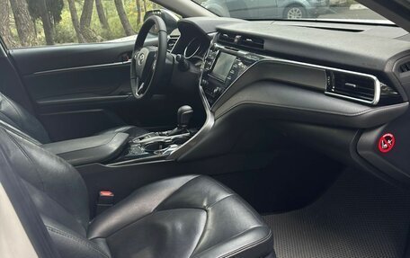 Toyota Camry, 2019 год, 1 850 000 рублей, 4 фотография