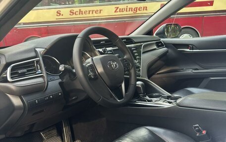 Toyota Camry, 2019 год, 1 850 000 рублей, 5 фотография