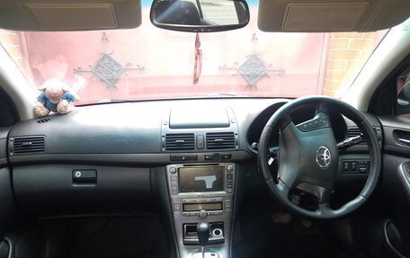 Toyota Avensis III рестайлинг, 2004 год, 780 000 рублей, 9 фотография