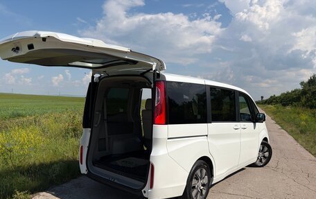 Honda Stepwgn IV, 2016 год, 1 750 000 рублей, 12 фотография