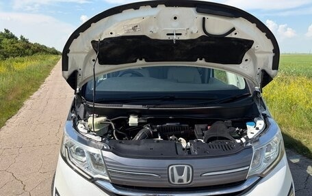 Honda Stepwgn IV, 2016 год, 1 750 000 рублей, 14 фотография
