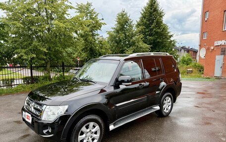 Mitsubishi Pajero IV, 2014 год, 2 499 999 рублей, 2 фотография