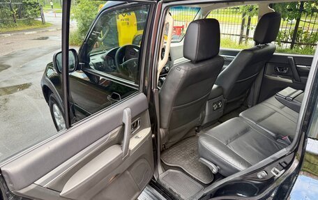 Mitsubishi Pajero IV, 2014 год, 2 499 999 рублей, 8 фотография