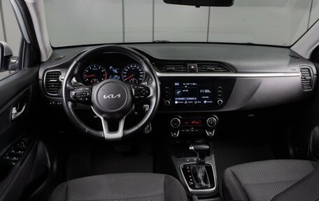 KIA Rio IV, 2022 год, 1 799 000 рублей, 6 фотография