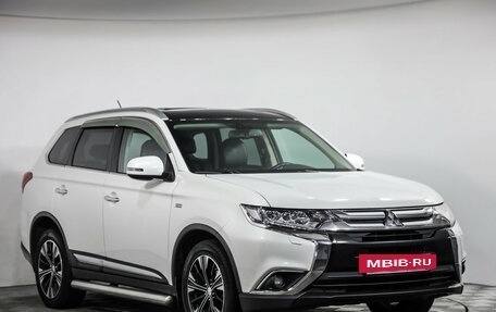 Mitsubishi Outlander III рестайлинг 3, 2016 год, 2 099 000 рублей, 3 фотография