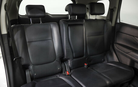 Mitsubishi Outlander III рестайлинг 3, 2016 год, 2 099 000 рублей, 27 фотография
