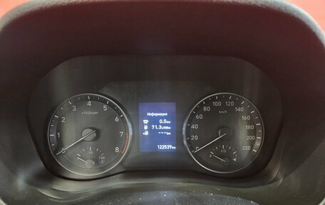 Hyundai Solaris II рестайлинг, 2018 год, 1 299 000 рублей, 10 фотография