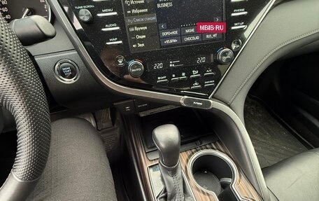 Toyota Camry, 2019 год, 2 299 000 рублей, 15 фотография