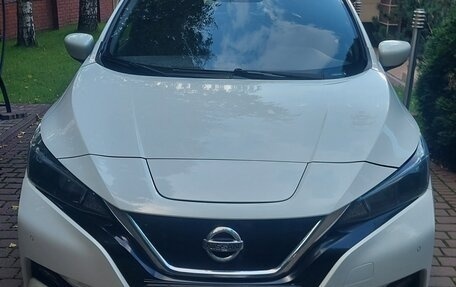 Nissan Leaf II, 2018 год, 1 550 000 рублей, 2 фотография