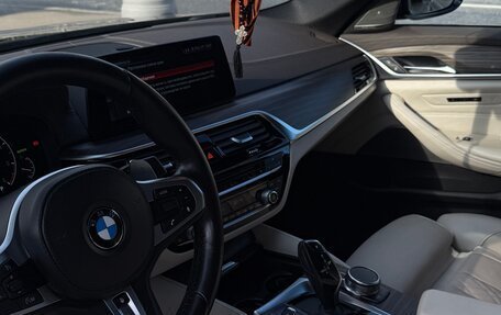 BMW 5 серия, 2018 год, 3 950 000 рублей, 10 фотография