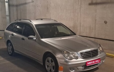 Mercedes-Benz C-Класс, 2004 год, 770 000 рублей, 1 фотография