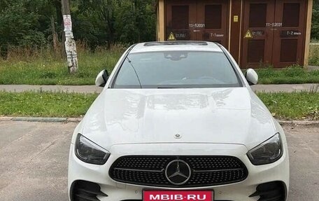 Mercedes-Benz E-Класс, 2021 год, 4 400 000 рублей, 1 фотография