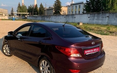 Hyundai Solaris II рестайлинг, 2011 год, 750 000 рублей, 4 фотография