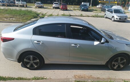 KIA Rio IV, 2018 год, 1 300 000 рублей, 3 фотография