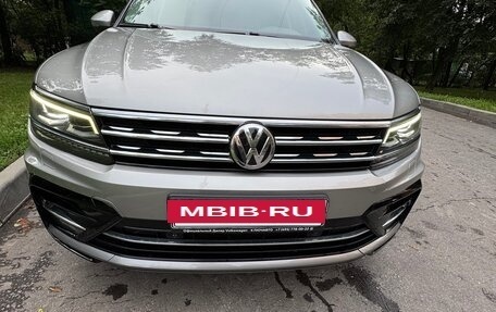 Volkswagen Tiguan II, 2020 год, 2 800 000 рублей, 2 фотография