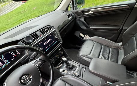 Volkswagen Tiguan II, 2020 год, 2 800 000 рублей, 19 фотография