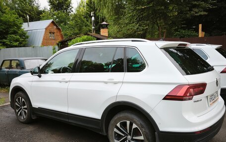 Volkswagen Tiguan II, 2019 год, 2 600 000 рублей, 4 фотография