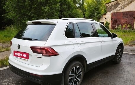 Volkswagen Tiguan II, 2019 год, 2 600 000 рублей, 3 фотография