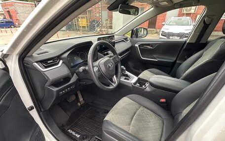 Toyota RAV4, 2025 год, 3 780 000 рублей, 12 фотография