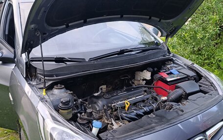 Hyundai Solaris II рестайлинг, 2013 год, 600 000 рублей, 12 фотография