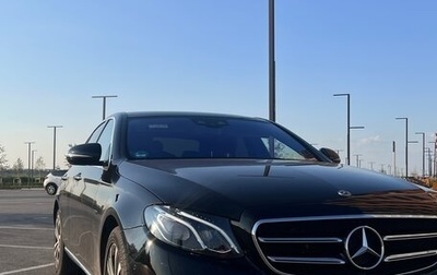 Mercedes-Benz E-Класс, 2019 год, 3 500 000 рублей, 1 фотография