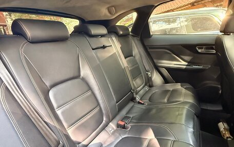 Jaguar F-Pace, 2018 год, 3 190 000 рублей, 13 фотография