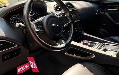 Jaguar F-Pace, 2018 год, 3 190 000 рублей, 9 фотография