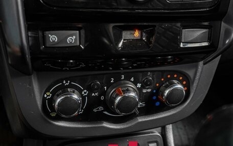 Renault Duster I рестайлинг, 2017 год, 1 359 000 рублей, 12 фотография