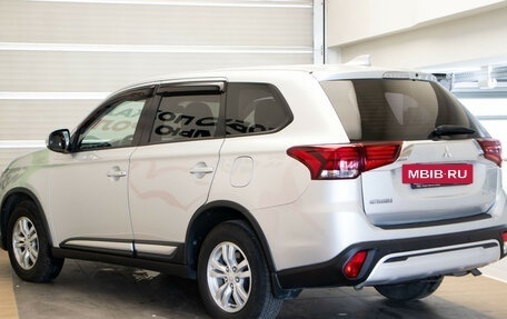 Mitsubishi Outlander III рестайлинг 3, 2018 год, 2 150 000 рублей, 7 фотография