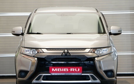 Mitsubishi Outlander III рестайлинг 3, 2018 год, 2 150 000 рублей, 2 фотография