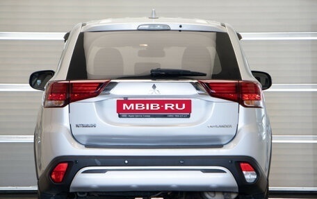 Mitsubishi Outlander III рестайлинг 3, 2018 год, 2 150 000 рублей, 6 фотография