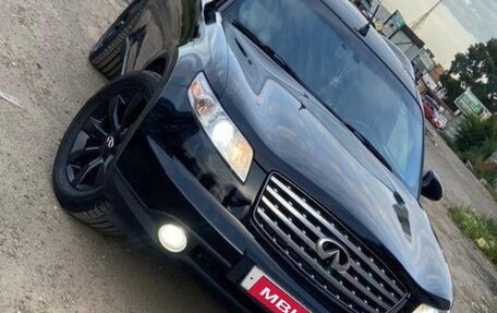 Infiniti FX I, 2004 год, 800 000 рублей, 8 фотография