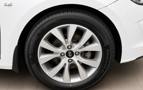Hyundai Solaris II рестайлинг, 2015 год, 940 000 рублей, 16 фотография