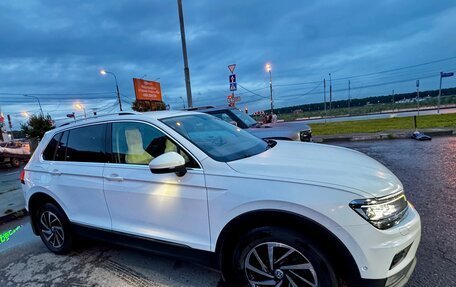 Volkswagen Tiguan II, 2018 год, 3 090 000 рублей, 5 фотография